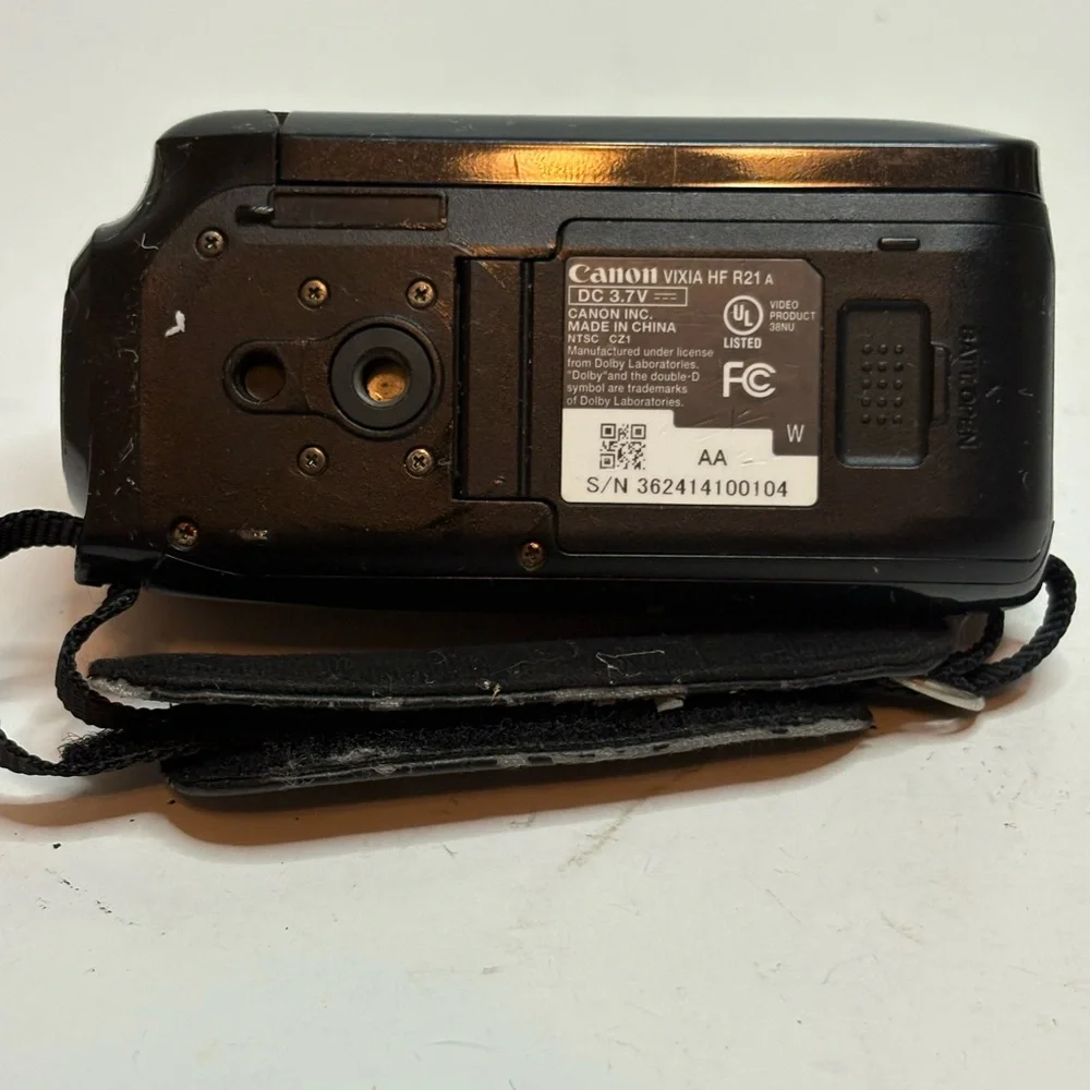 Canon VIXIA HF R21 Black HD Camcorder untested no charger